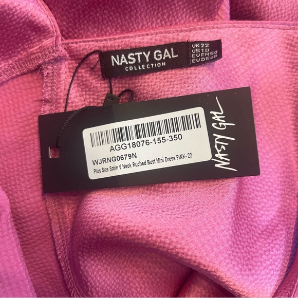 *NWT* Nasty Gal Women’s Pink Satin V Neck Ruched Bust Mini Dress, Size 18 - Picture 12 of 13